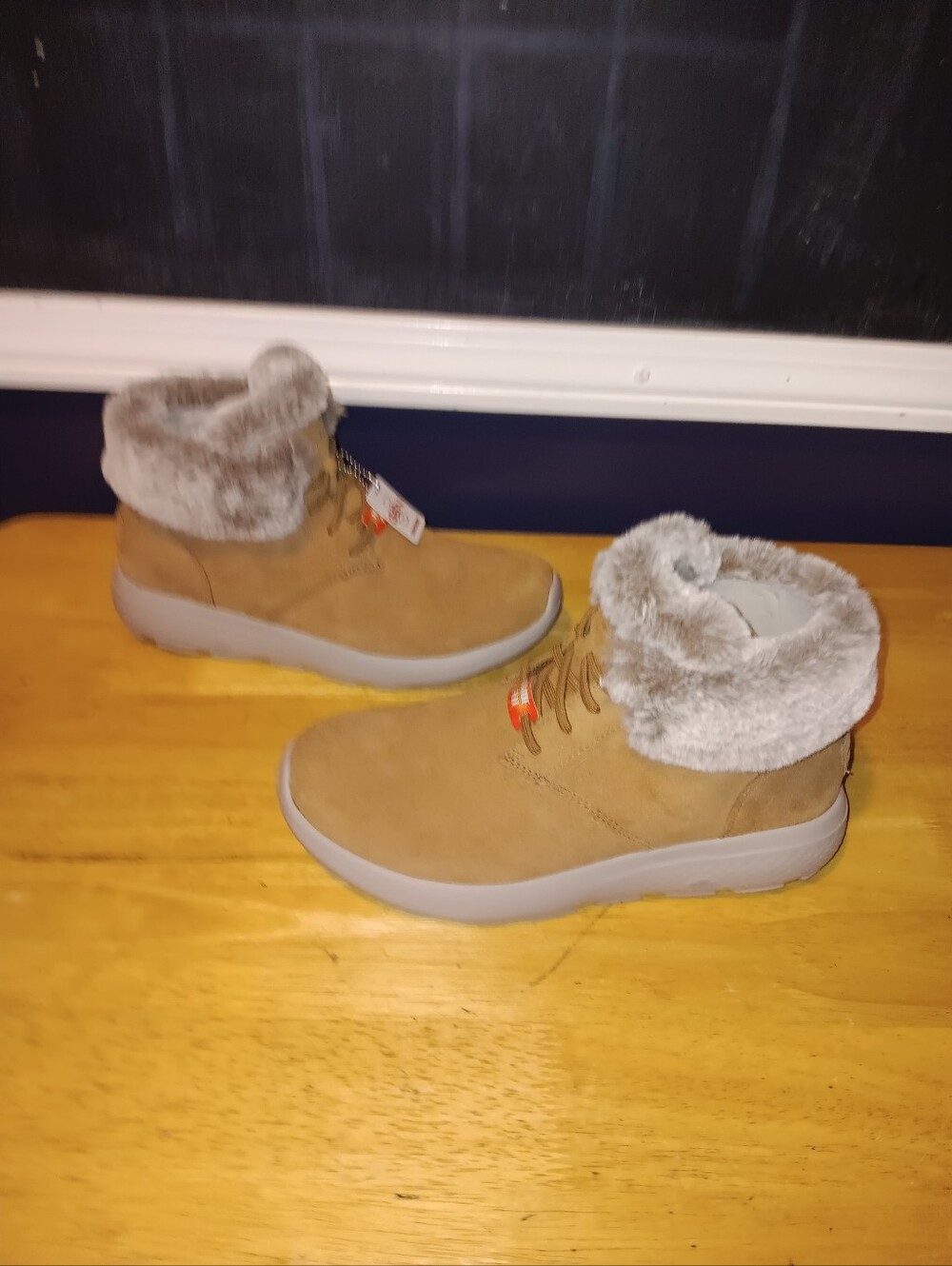 Skechers Wide Fit Tan Faux Fur Lined Slip-On Boots Size 8 - Picture 2 of 6